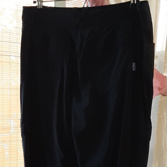 Patagonia 10 lightweight black roll up cargo hiking pant - Picture 3 of 6